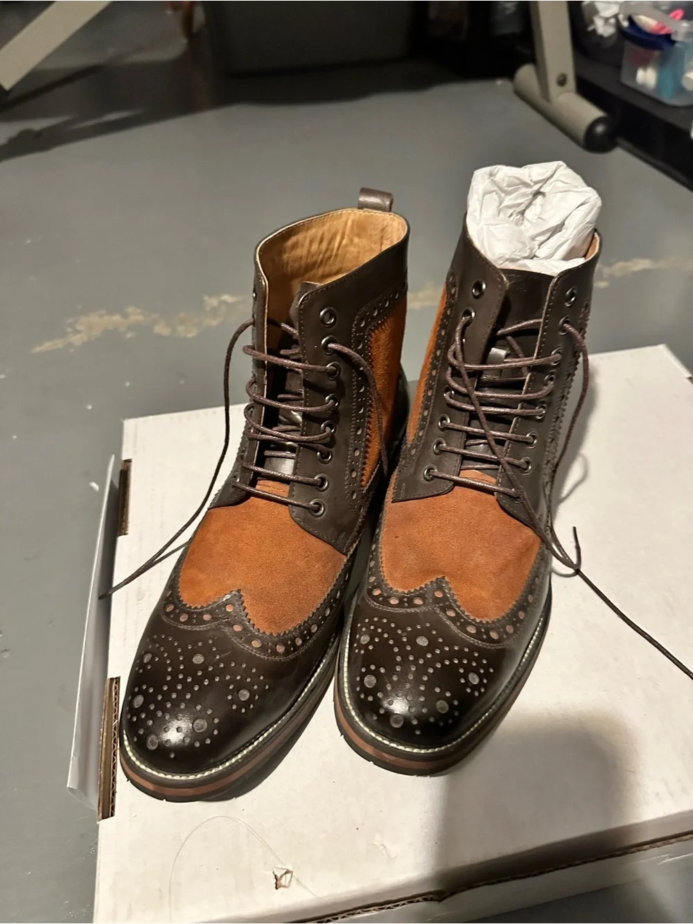 Men's Two-Tone Brown Brogue Lace-Up Boots size 8
